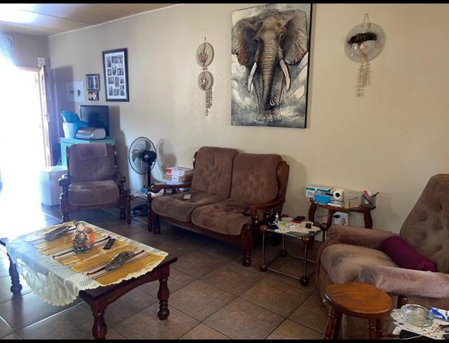 2 BEDROOM APARTMENT FOR SALE IN VANDERBIJLPARK SE 2
